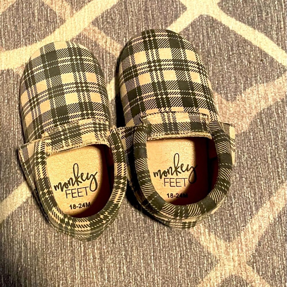 Monkey Feet 18-24 months